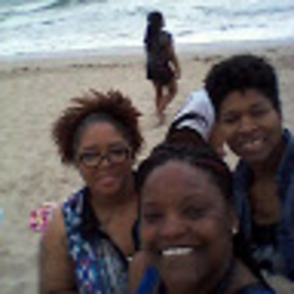 Meet your Posher, Consuela - Picture 1 of 1